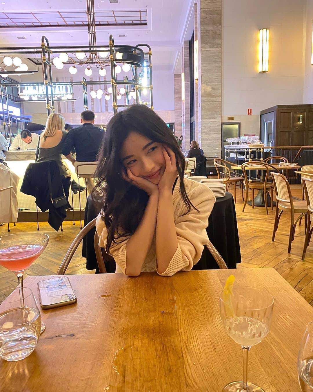 かたまりこりこのインスタグラム：「最近寒くなったり暑くなったり（ ; ; ）」