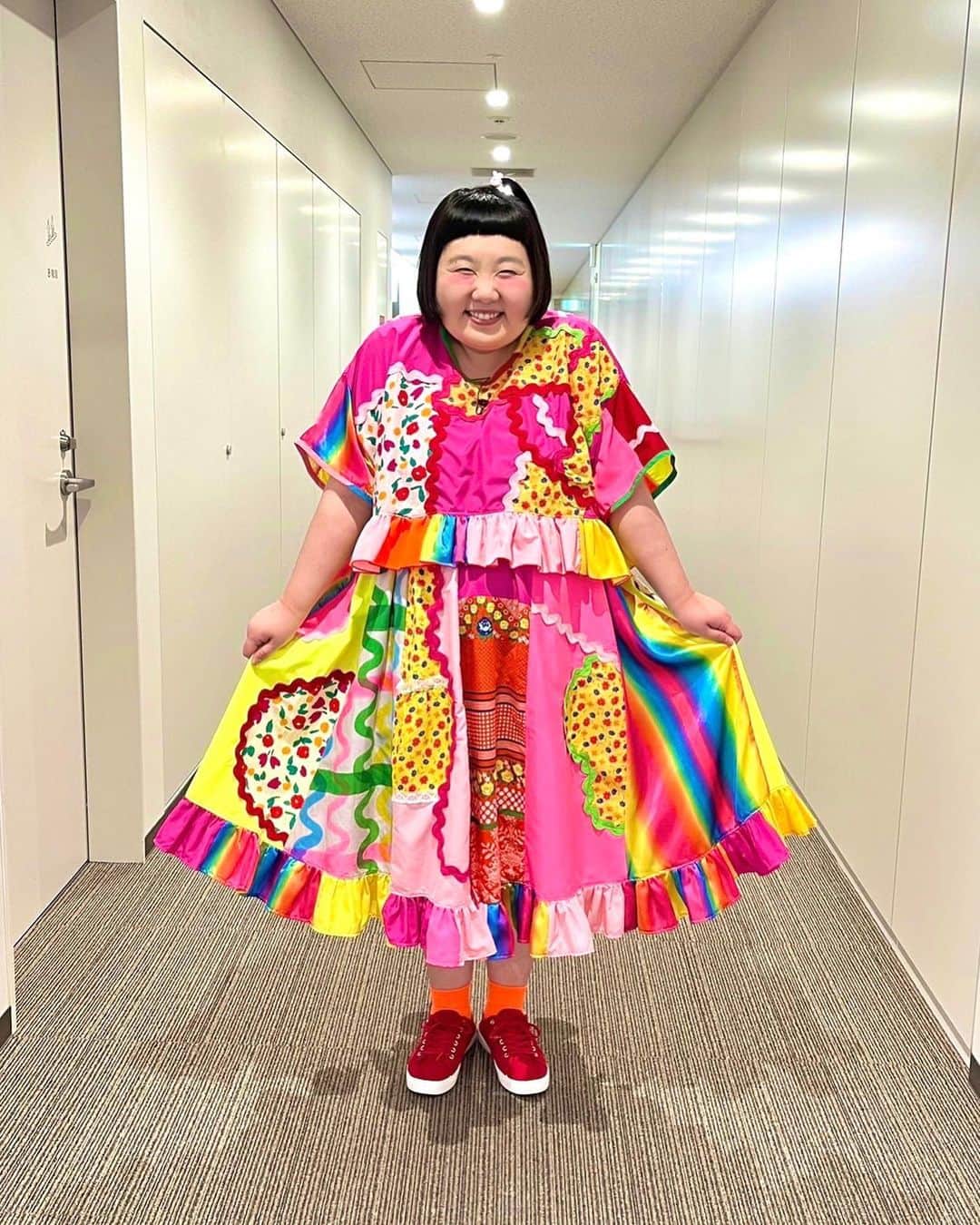酒井藍のインスタグラム：「. 今日の『せやねん！』で、お祭りみたいな衣装着せてもらったよー🤣  いつもスタイリストさんは、楽しくて可愛い衣装を用意してくれますー😆  今日は、完全にお祭り衣装でした🎉」