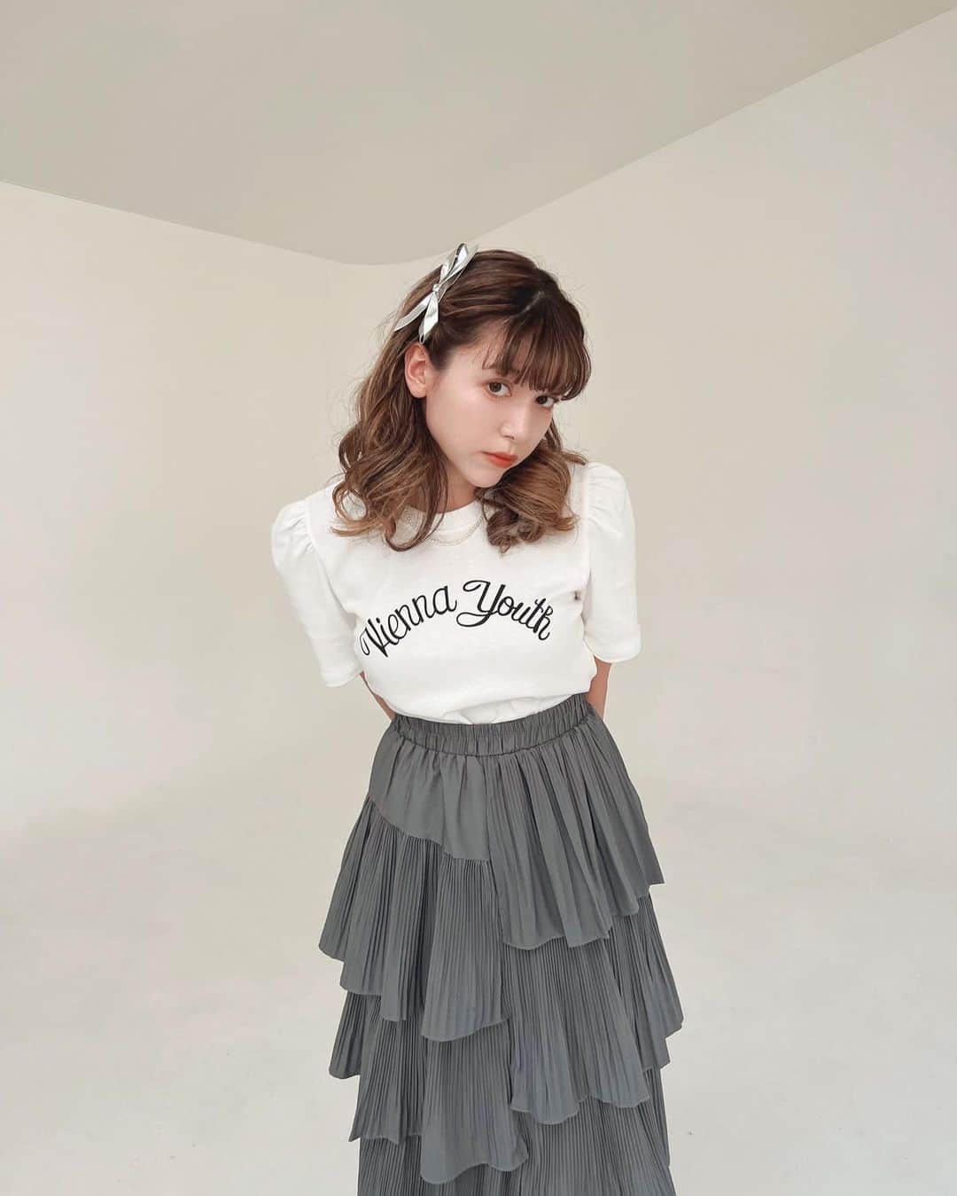 峯りあなのインスタグラム：「ジジにまたかわいい新作アイテムが入荷したよん！✨  @gigi_viora_official   不思議なことに、毎回自分のドンピシャなデザインのお洋服たち👀  ブランドのプロデューサーさん @kurara_mt と趣味が似てるみたいねっ😼🫰🏼  そして昨日はたくさんのお祝いメッセージありがとうございました🫶🏼🌸 　 昨日は誕生日を思いっきり満喫できたので、今日はのんびり過ごします🤤‪💭‬」