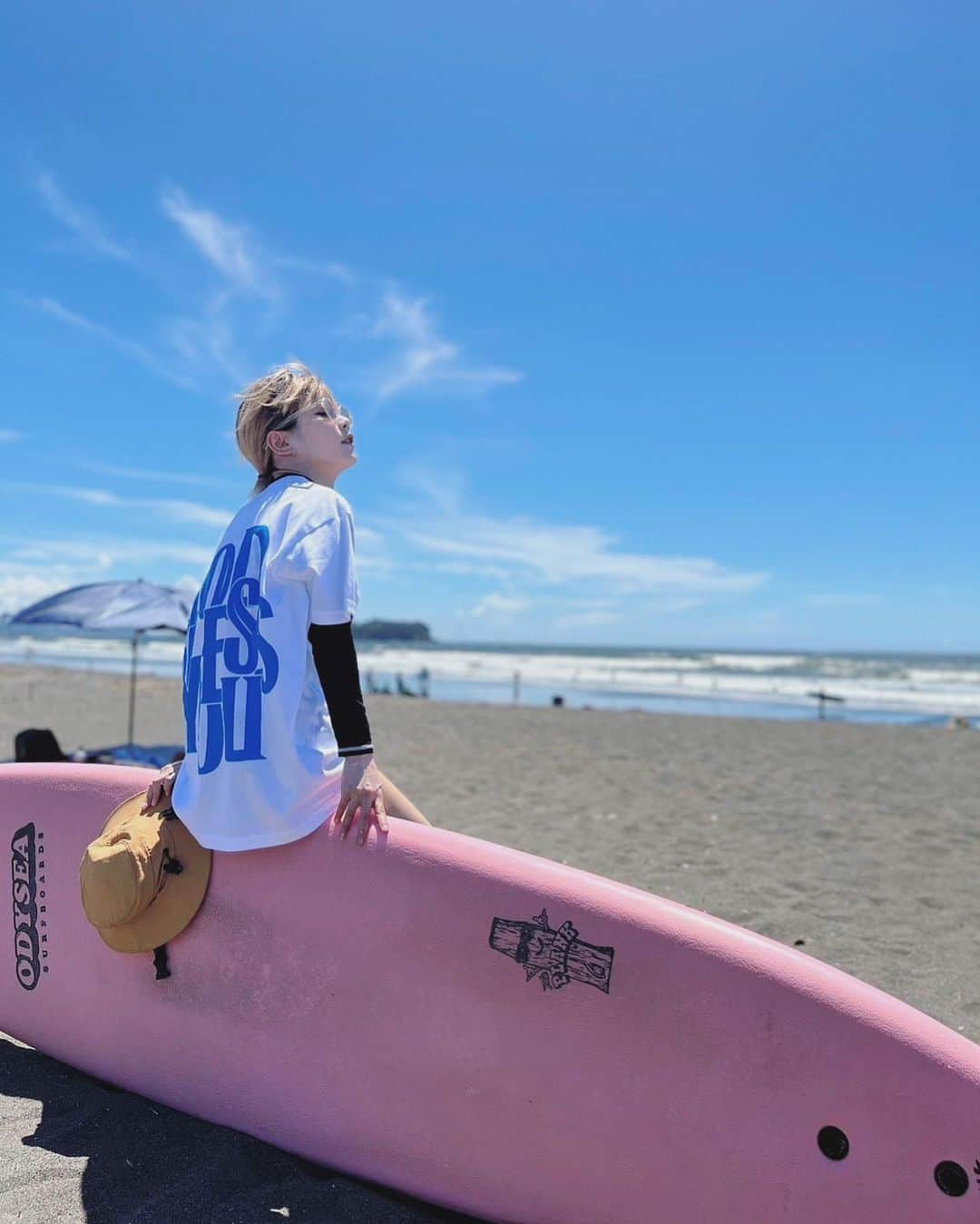 ロザリーナのインスタグラム：「今年初の夏の思い出   #サーフィン   #海」