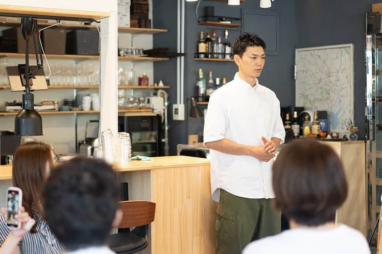 石井講祐のインスタグラム：「7月開催したファンコミュニティオフ会！ ファンの皆さんと実際に会って話できる機会はやっぱり貴重なのです^_^ 📷　@mynameisakira  🤝　@pasu__official  #TeamISHII #石井講祐」