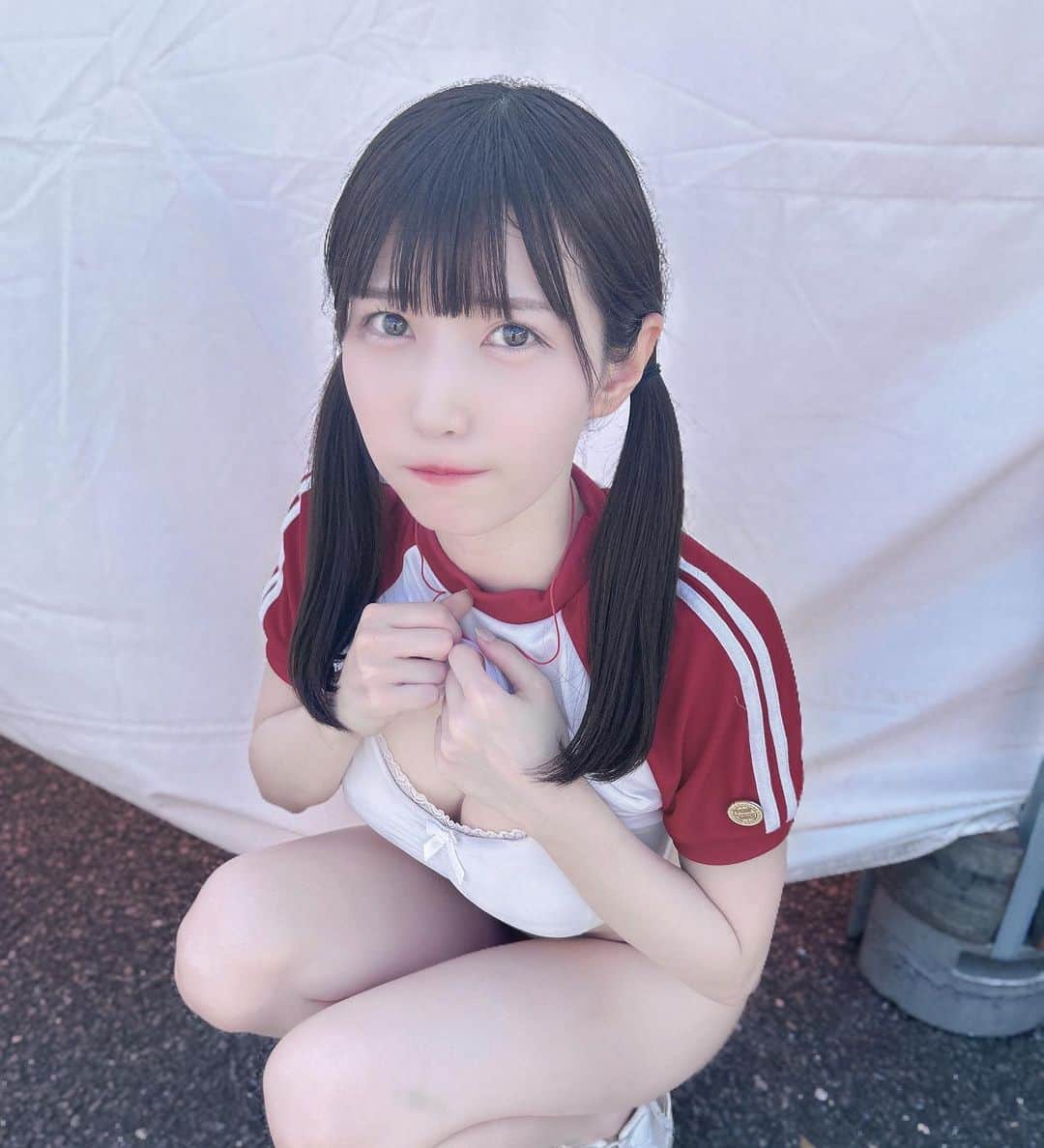 藤宮もなのインスタグラム：「２日間 #TGIF 出演させていただきました！  皆様のおかげで２日間とも「TGIF OF THE YEAR 2023」を受賞しました‼️🏆  袖にバッチがついてる！みつけた？」