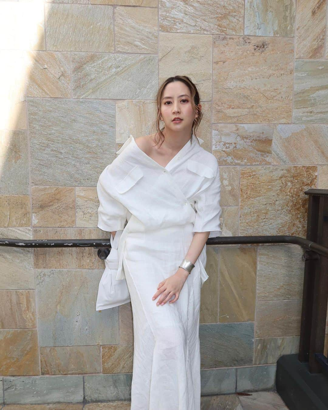 河北麻友子さんのインスタグラム写真 - (河北麻友子Instagram)「FASHION SET: ETRÉ SANDALS: Hermès BAG: Bottega Veneta #FASHION #OOTD #麻友コーデ」8月5日 21時10分 - mayukokawakitaofficial