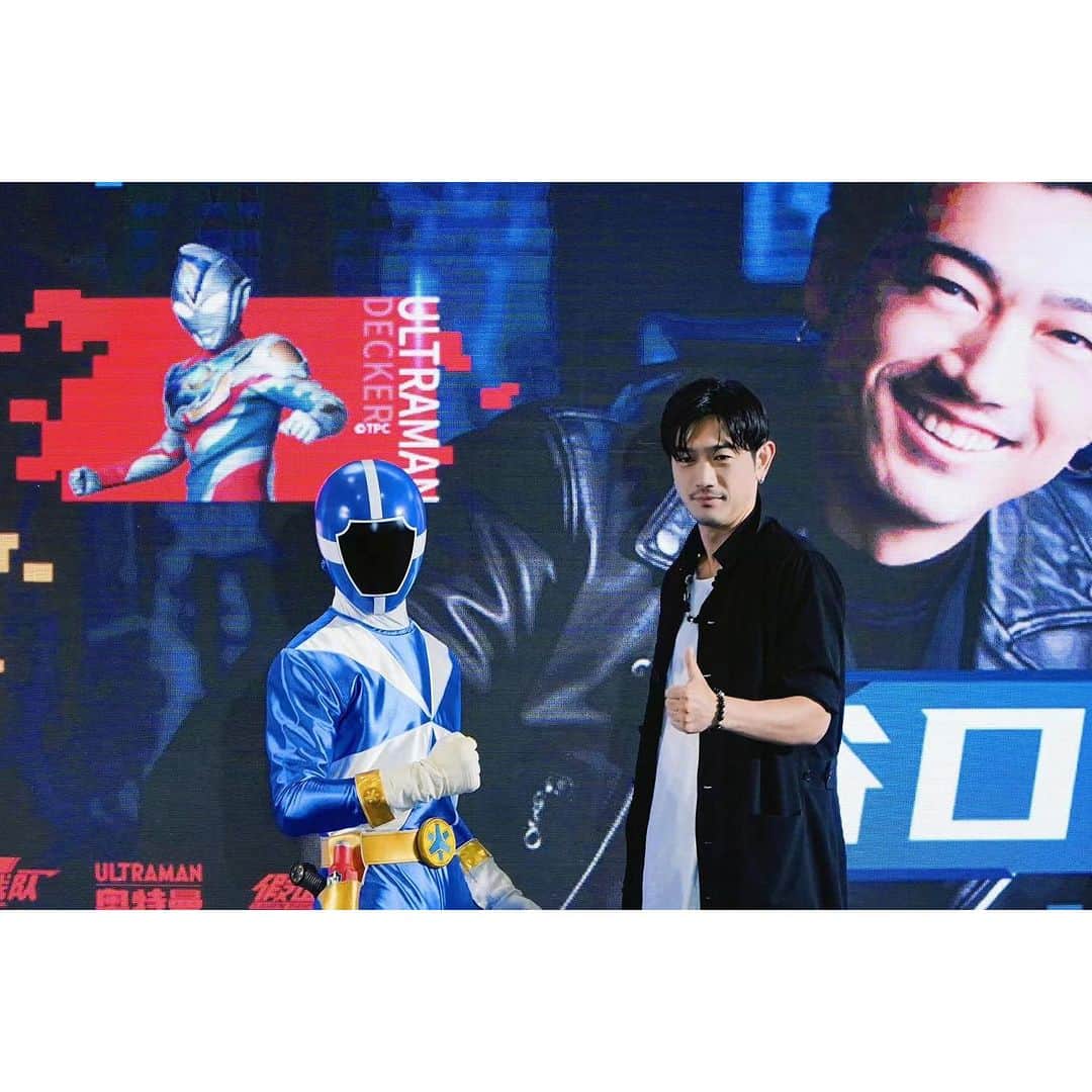 谷口賢志のインスタグラム：「@masashi_taniguchi   有難う御座いました、ビリビリワールド上海。  久しぶりにゴーブルーに会えて、レスキュー魂を燃やすことができました。  深謝。  #BW2023 #上海 #救急戦隊ゴーゴーファイブ #ゴーブルー #巽流水 #谷口賢志」