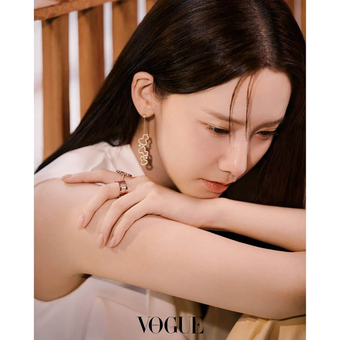 ユナさんのインスタグラム写真 - (ユナInstagram)「볼수록 예쁜 💎 @qeelinjewellery  @voguekorea」8月5日 15時46分 - yoona__lim