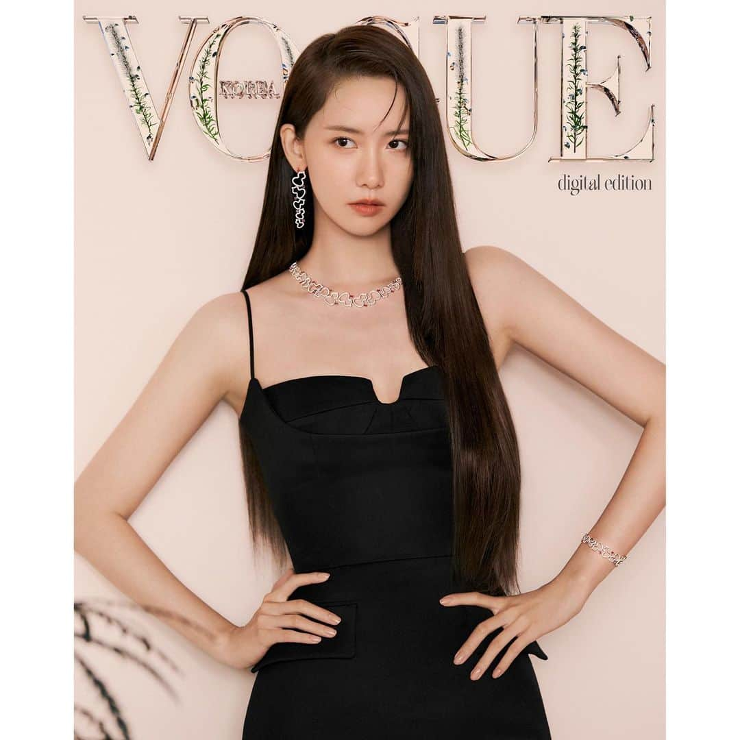 ユナさんのインスタグラム写真 - (ユナInstagram)「볼수록 예쁜 💎 @qeelinjewellery  @voguekorea」8月5日 15時46分 - yoona__lim