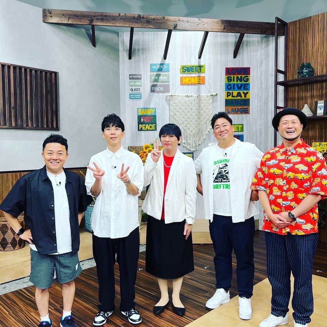 のインスタグラム：「本日18時55分からテレQ【たくなる】。Mr.シャチホコさんとすゑひろがりずのお二人も出まーす‼️是非是非見て下さ〜い‼️ぬんっ！」