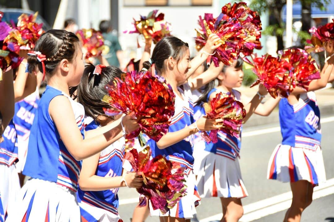 島田市のインスタグラム：「本日から2日間、4年ぶりの開催となる「しまだ夏まつり」が開催されています。 消防車の乗車体験やお化け屋敷など、子どもたちが楽しめるイベントが盛りだくさん。ぜひ、お越しください。 #島田市 #しまだ夏まつり #島田市商店街#夏まつり #shimadacity #japan #チアダンス #静岡市消防音楽隊」