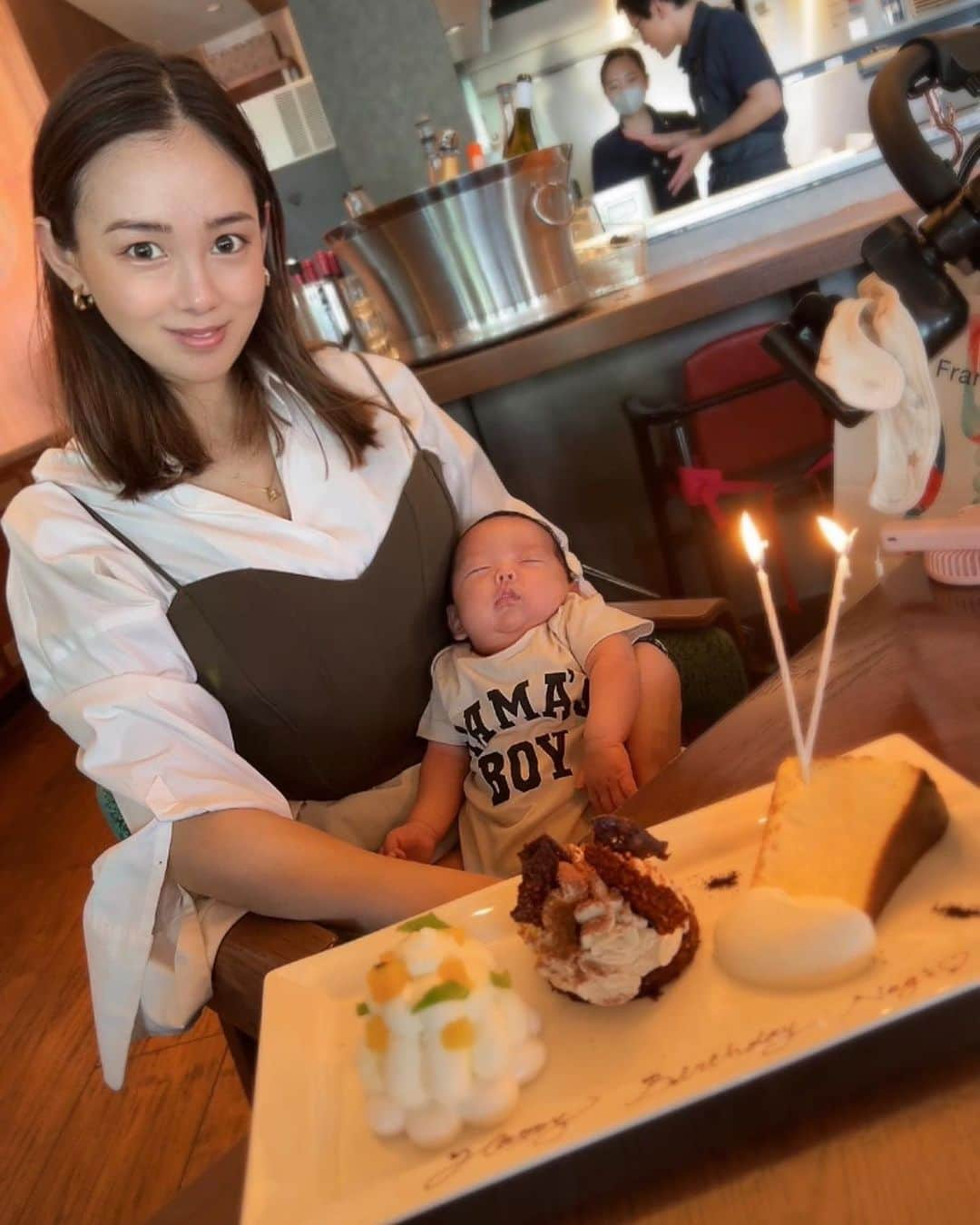 中村エリカのインスタグラム：「MAMA’s BOY👶🩵 寝てるけど😂 最後の写真の真っ直ぐ感が可愛い😍ww  . . #リンクコーデ #親子コーデ #mamasboy #ベビコーデ #赤ちゃんコーデ #shein #sheinkids #カーキコーデ #小さい彼氏 #育児 #子育て #生後1ヶ月ベビー」