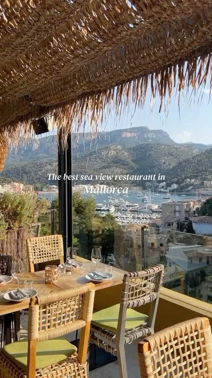 Zanna Van Dijkのインスタグラム：「My favourite dinner location in Mallorca 🌊  Hit save & tag someone you want to go here with 🫶🏼  📍 NENI, Port de Sóller 🇪🇸  They serve Israeli-Oriental fusion cuisine in casual surroundings with breathtaking views of the bay and Tramuntana mountains ⛰️  Make sure you book a table in advance ♥️ #mallorca #mallorcaisland #mallorcagram #mallorcatips」