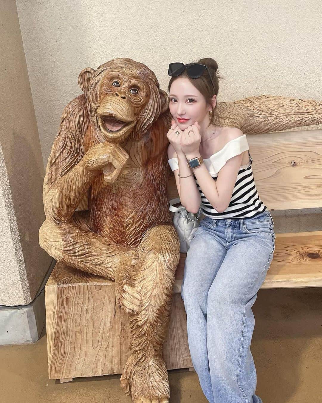 ANNAのインスタグラム：「福岡帰った時に家族で動物園🐘🦁🦓  姪っ子たちよりもテンションあがってたオバです🙋🏻‍♀️ レッサーパンダ可愛すぎて飼いたい🥹💭💞  ⁡ ⁡ ⁡ ⁡ ⁡ ⁡#ootd#selfie#daily#dailylook#오오티디데일리룩#코디#좋아요#좋아요반사#패션스타그램#셀스타그램#셀카#얼스타그램#韓国ファッション#韓国メイク」