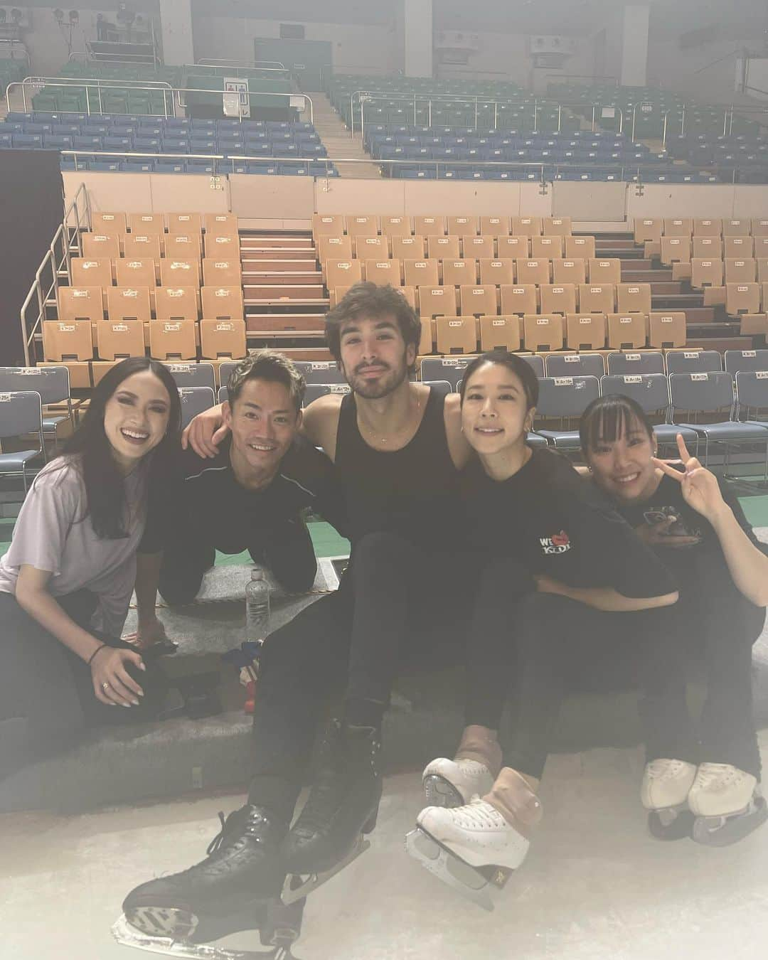 マディソン・チョックさんのインスタグラム写真 - (マディソン・チョックInstagram)「Saying goodbye to friends is hard but I’m so grateful @fstheice brought us all together to share some beautiful moments. Till we meet again! ❤️❤️❤️  #theICE #figureskating #show #japan」8月5日 16時54分 - chockolate02