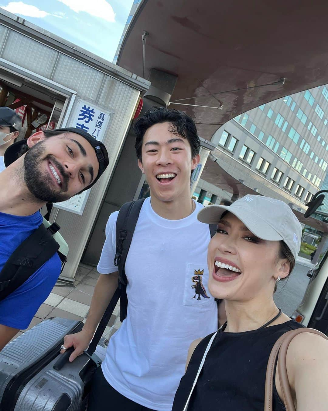 マディソン・チョックさんのインスタグラム写真 - (マディソン・チョックInstagram)「Saying goodbye to friends is hard but I’m so grateful @fstheice brought us all together to share some beautiful moments. Till we meet again! ❤️❤️❤️  #theICE #figureskating #show #japan」8月5日 16時54分 - chockolate02