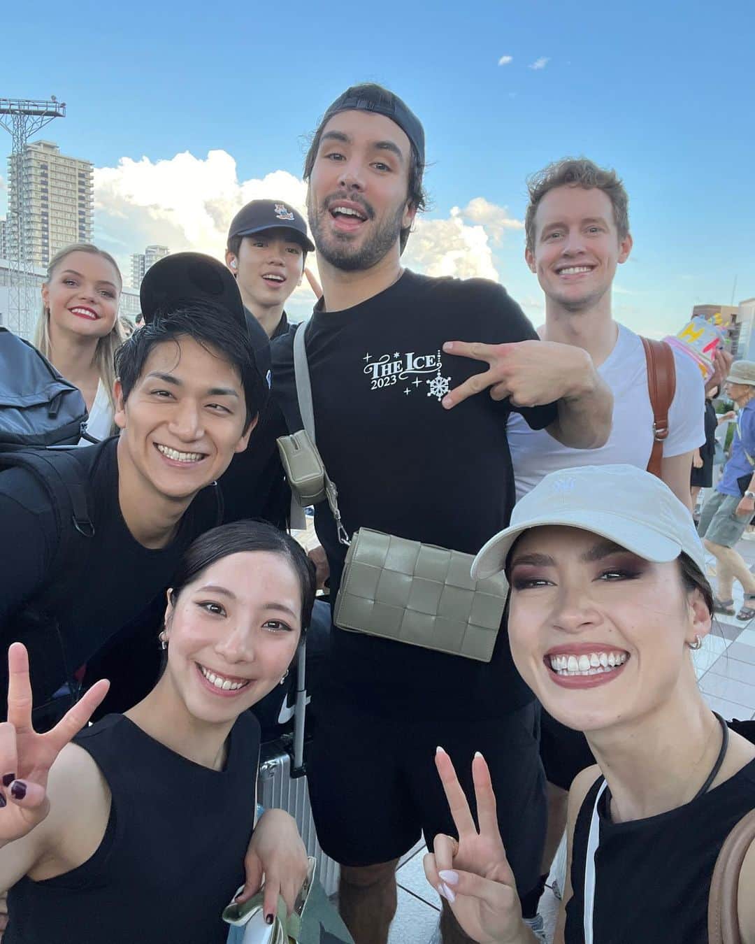 マディソン・チョックのインスタグラム：「Saying goodbye to friends is hard but I’m so grateful @fstheice brought us all together to share some beautiful moments. Till we meet again! ❤️❤️❤️  #theICE #figureskating #show #japan」