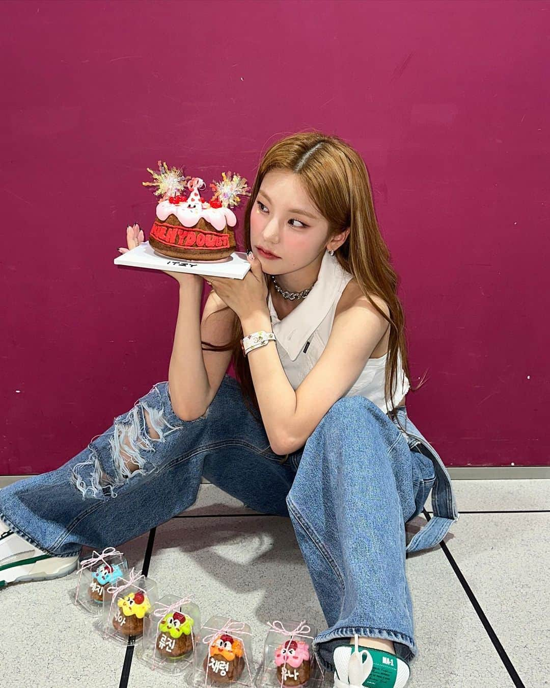 ITZYさんのインスタグラム写真 - (ITZYInstagram)「이찌 집합🎂」8月5日 16時58分 - itzy.all.in.us