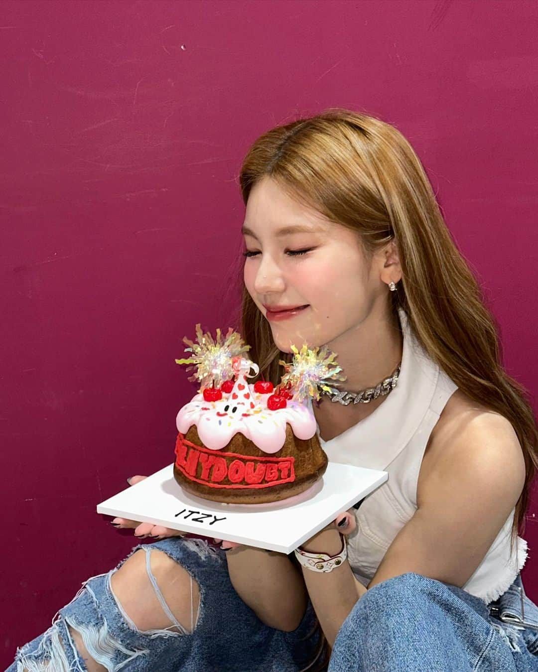 ITZYさんのインスタグラム写真 - (ITZYInstagram)「이찌 집합🎂」8月5日 16時58分 - itzy.all.in.us