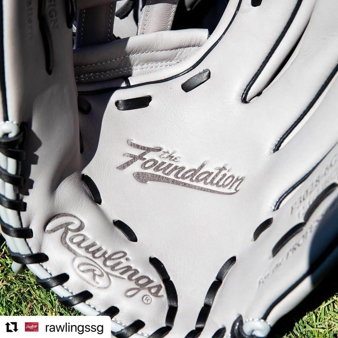 Rawlings Japanさんのインスタグラム写真 - (Rawlings JapanInstagram)「#Repost @rawlingssg with @use.repost ・・・ The Rawlings x @thejudge44 Foundation Series! When you purchase a Foundation Series glove we’ll donate an Aaron Judge Sure Catch youth glove to Aaron Judges All Rise Foundation that services underprivileged youths. Get a glove, give a glove! Shop now on Rawlings.com! #TeamRawlings #AllRise #ローリングス  #グラブ #アーロンジャッジ  @rawlings_japan_llc」8月5日 17時06分 - rawlings_japan_llc