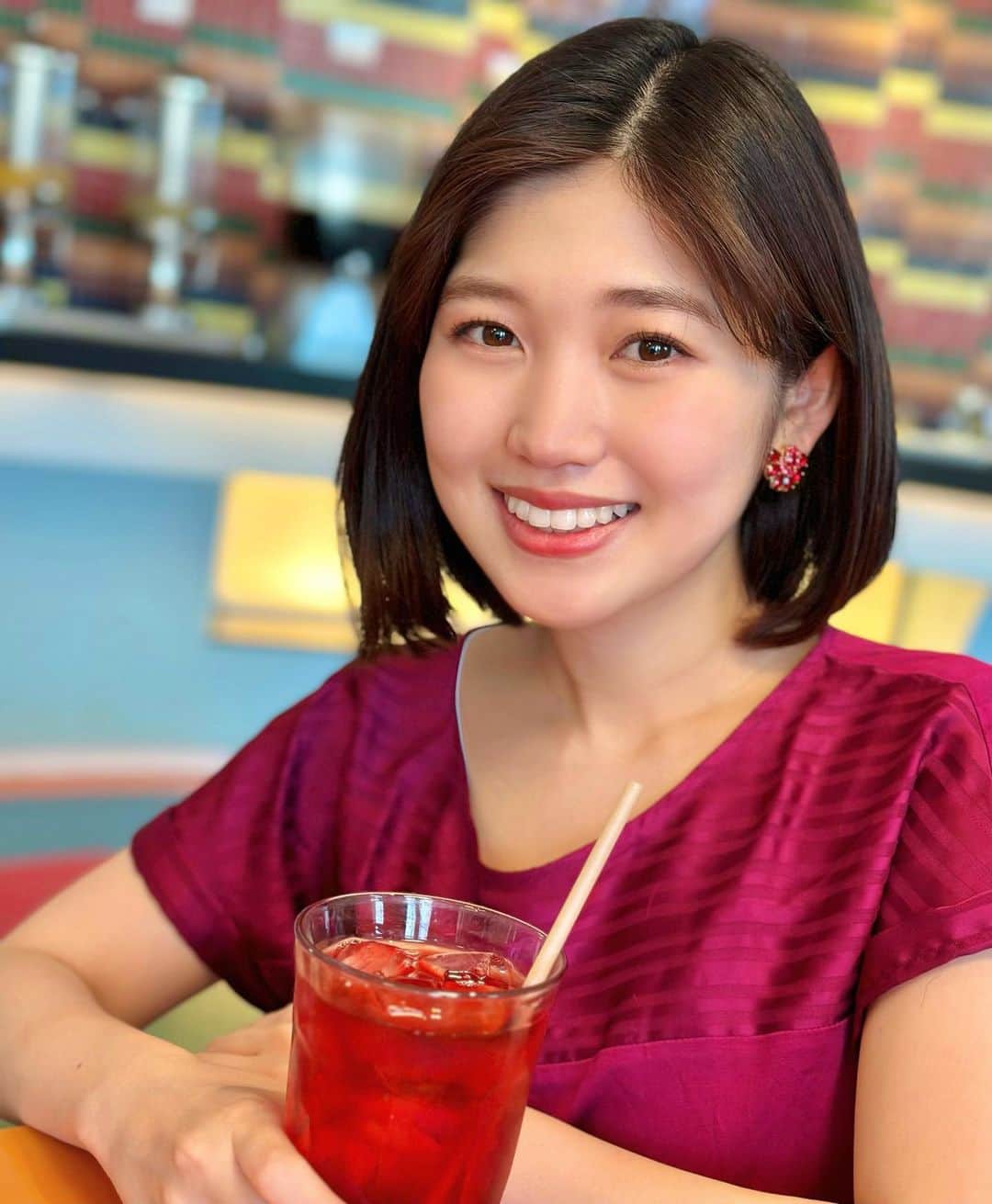 高橋幸のインスタグラム：「久しぶりにさっぱり切りました💇‍♀️ 髪を洗う•乾かす•結ぶ時間短縮に成功です💕笑  #ミディアムヘア #ボブ」