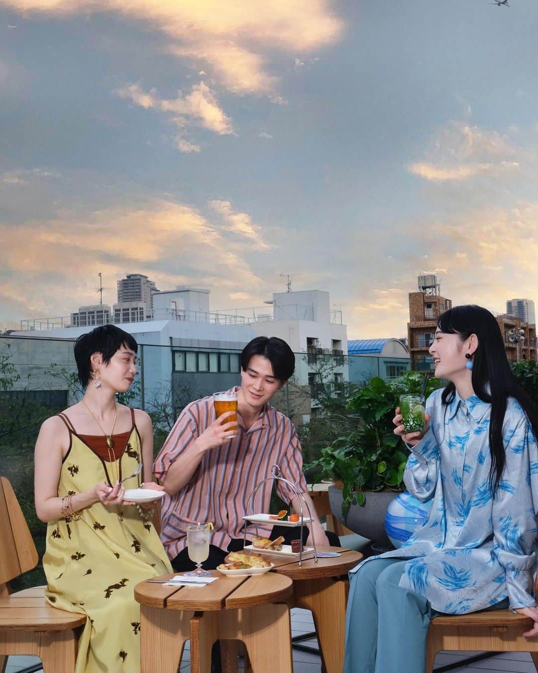 sasai_tacosのインスタグラム：「スタバさん企画で推しモデルさん当てまくりました。  ・スターバックスリザーブ®ロースタリー 東京で“アペリティーボ”を楽しもう 都会の夏、夕暮れはリバーサイドテラスから始まる  ・スターバックス「GRAB&GO」と過ごすGOOD DAY－ 阿久津ゆりえ＆並木一樹の日常  ・透明感のあるビバレッジ「コーヒーエイド®」 新感覚のコーヒー体験を全国のスターバックスで」