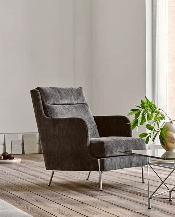 eilersenのインスタグラム：「Inspired by Eilersen's logo and history, the high-back version of the Funen lounge chair designed by Pierre Sindrebrings to mind the horse-drawn carriage with which it all began in 1895. ⁠ ⁠ Chair: Funen high-back upholstered in Soft 31⁠ Table: Spider⁠ ⁠ ⁠ ⁠ ⁠ ⁠ #eilersen #eilersenfurniture #myeilersen #enjoyaneilersen #Funen #pieresindre #funen #pierresindre #homedecor #sofa #danishdesign #inredning #finahem #interiorlovers #interiordesign #modernliving #minimalism #nordiskehjem #nordicinspiration #nordicliving #craftsmanship #boligindretning #designinterior #livingroominspo #boliginspiration  #hemindredning #schönerwohnen #nordicminimalism #designinspiration #throughgenerations」