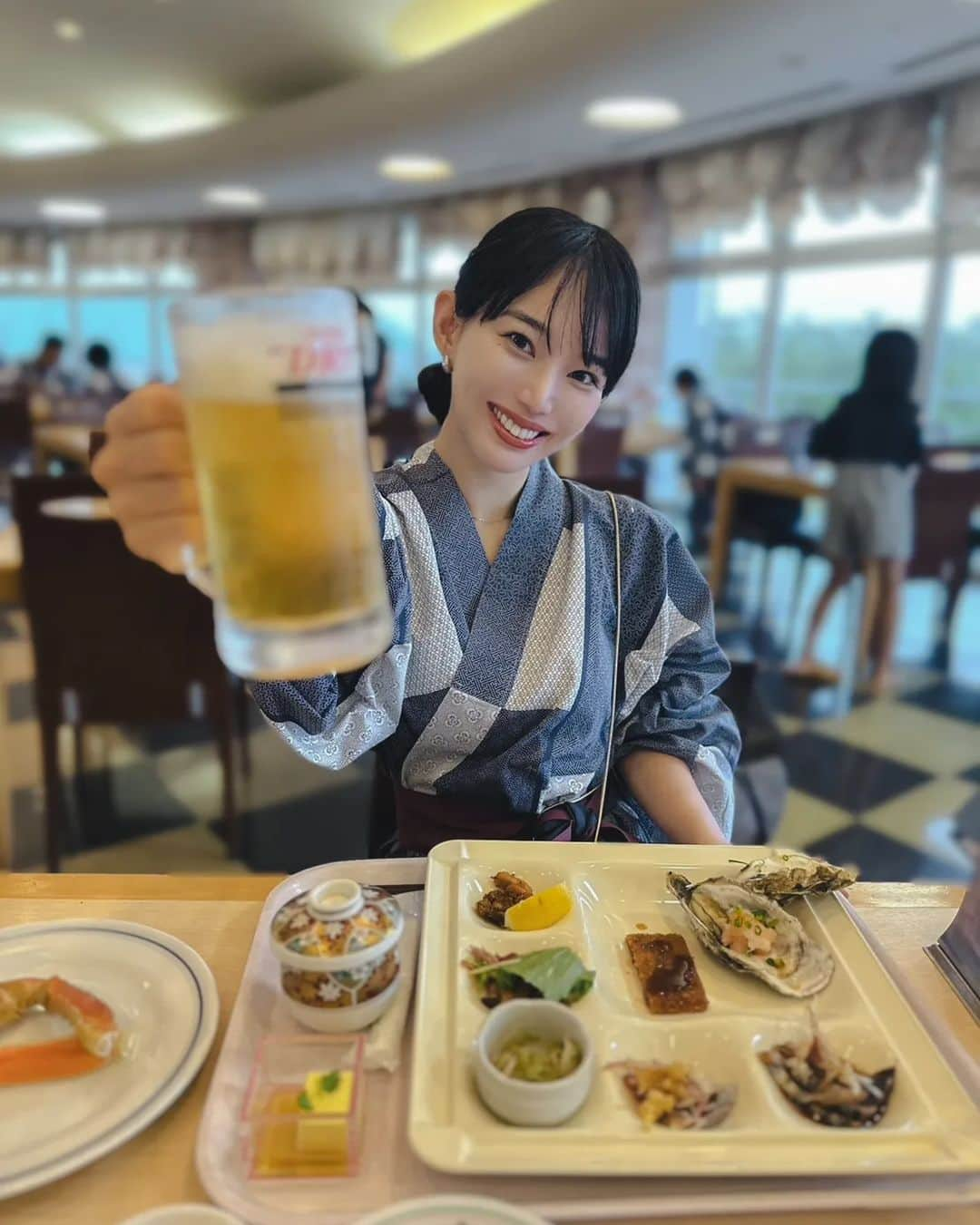 保坂玲奈さんのインスタグラム写真 - (保坂玲奈Instagram)「福島ツアーへ取材で参加してきました🏖  福島の浜通りエリアは行けば行くほど 豊かな自然と美味しい海の幸に出会える！  海沿いをサイクリングしていわきの絶景スポットをまわったり、 プロの先生にフラダンスを教えてもらったり、 なかなか出来ない体験をたくさんしてきたよ🫰  ①②③ #新舞子サイクルステーション #薄磯海水浴場 の辺りをサイクリング。潮風が気持ち良い〜。色々なタイプの自転車があったよ🚴  ④⑤ #道の駅なみえ @michinoeki.namie なみえ焼きそばも美味しいけど、なんといっても福島は海鮮が美味しい！今回は名物の釜揚げしらすが乗ったマグロ丼を食べました。ワンコインで地酒が飲める角打ちコーナーや、ほのかな甘みと酸味が美味しい甘酒ソフトもまた食べたいな🍦  ⑥ #ラッキー公園 道の駅なみえに現れるピンクのポケモンたちがかわいいスポット！とっても大きいラッキーに大人もテンションが上がってはしゃいでしまう🤫  ⑦⑧⑨⑩ #ホテル浬 太平洋がみえるお部屋が広くて快適だった✨晩御飯のビュッフェはズワイガニも、生ビールも地酒も好きなだけ食べ飲みできてテンションが上がる🦀朝はちょっと早起きして露天風呂から朝日をみるのがおすすめ🌅  沢山の魅力が詰まった福島ツアー！ 載せきれないので次回に続くね✨  #renaotravel #福島観光 #福島旅行 #いわき市 #福島ツアー #ふくしまブルーツーリズム　#浜通り　#福島観光　#fukushima #浪江町 #旅行 #サイクリング #自転車」8月5日 17時56分 - __renao_0707