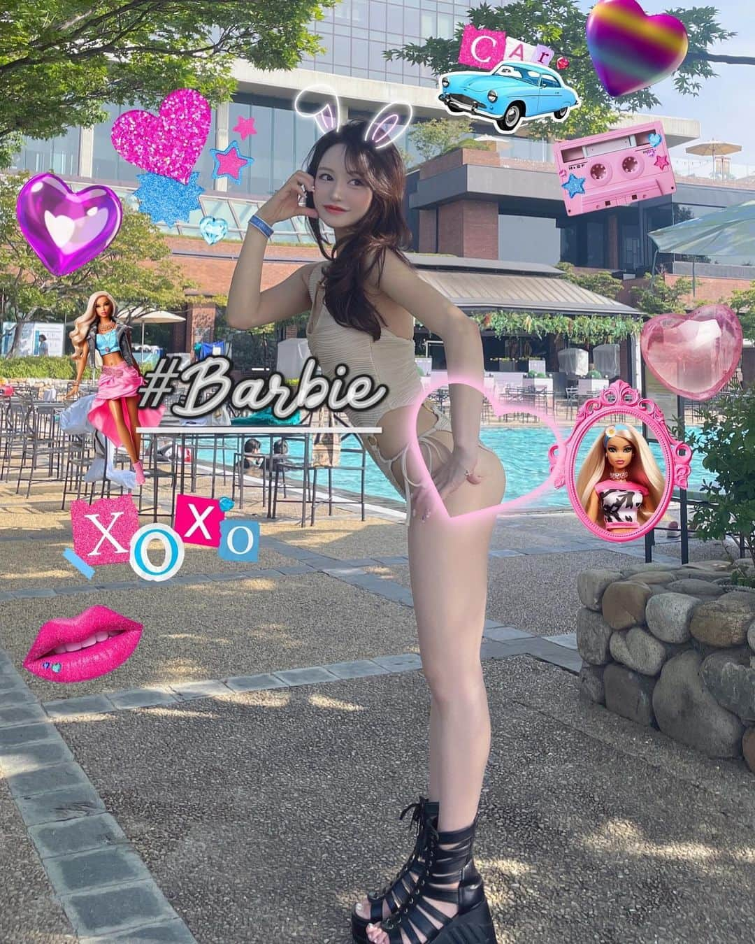 餃子のりさちゃんのインスタグラム：「水着で #Barbie になろうとする度胸を褒めて？？？？💞🎠🍑🦩🐷💗  そろそろ本格的に筋トレするかぁ…  🍑🍑🍑  #バービー  #barbiedoll  #barbiestyle  #barbiegirl  #barbiecollector  #barbiecore  #水着 #SHEIN #プール #韓国旅行 #韓国女子旅 #ワンホンヘア  #ワンホンメイク  #韓国メイク #韓国ヘア」