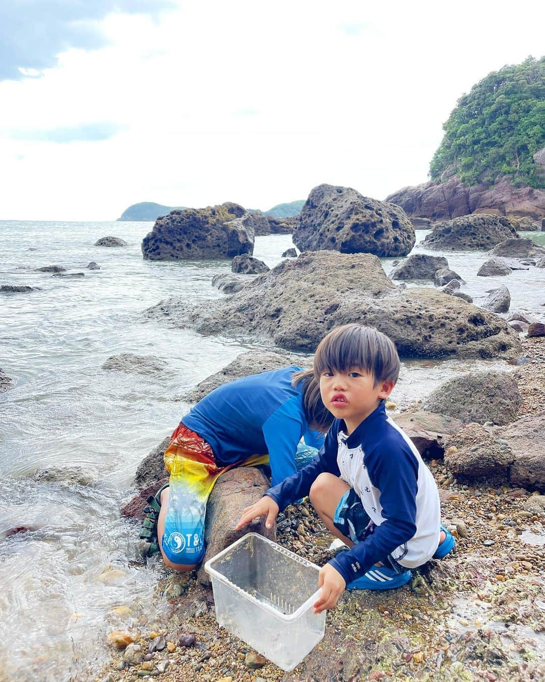 SAYUKIさんのインスタグラム写真 - (SAYUKIInstagram)「海遊び。シーグラス沢山見つけました😍💕  #SAYUKIfashion #海　#鹿児島　#シーグラス　#seaglass」8月5日 18時27分 - sayukisvoice