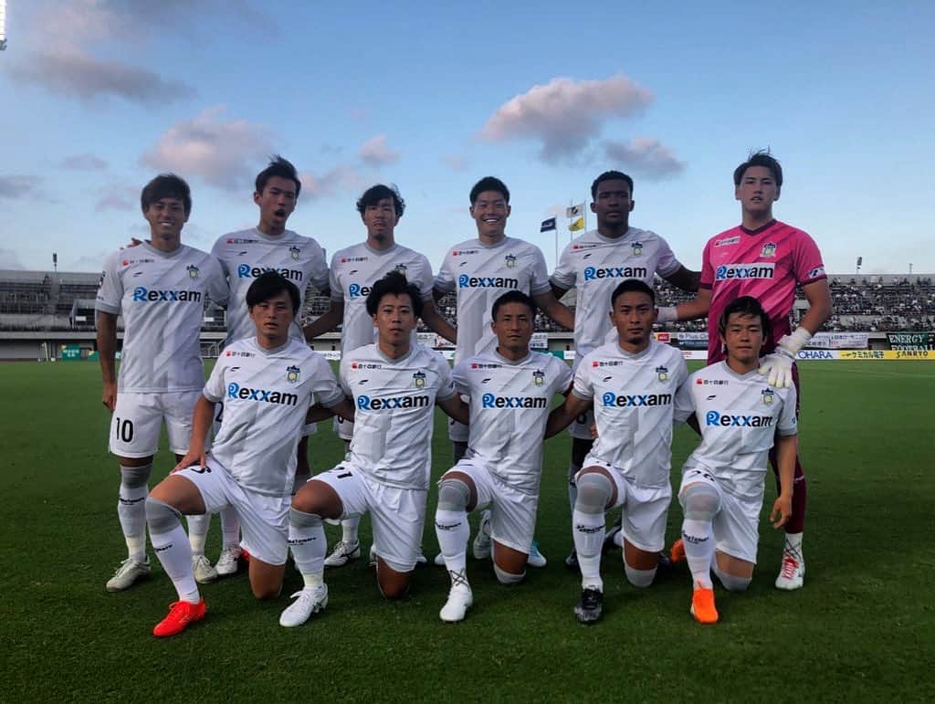 カマタマーレ讃岐のインスタグラム：「🏆明治安田生命Ｊ3リーグ第21節 🆚#SC相模原 ⏰試合開始  🔥KICKOFF🔥 #カマタマーレ讃岐  DAZNでのご視聴はこちら📺 dazn.com/ja-JP/welcome」