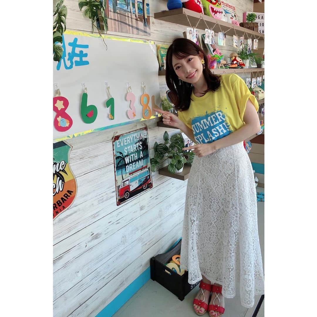 竹俣紅のインスタグラム：「🌻 きょうは、お台場冒険王 冒険ランド  「湾岸STATION SPLASH!」特設スタジオからの 公開生配信を担当しました！ 立本アナと谷岡アナと、競馬メンバーでした☺️ ⁡ 現地までお越しくださった皆さま、 ありがとうございました&暑い中お体大丈夫でしたでしょうか。 ⁡ フジテレビアナウンサー公式YouTubeで、 アーカイブが一日だけみられます。 ⁡ 2枚目は、釣りをしたら谷岡アナが釣れたところです😂 ⁡ ⁡ #お台場冒険王 #冒険ランド #湾岸STATION #フジテレビアナウンサー」