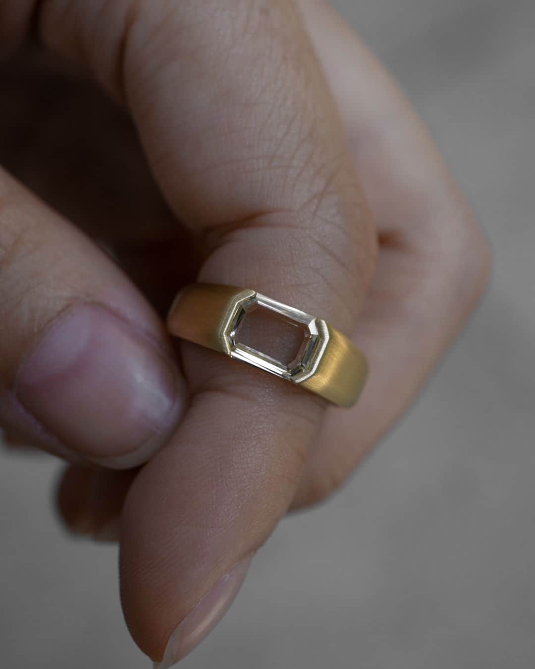 SHIHARAさんのインスタグラム写真 - (SHIHARAInstagram)「One-of-a-kind #ShiharaExclusive Ring with portrait cut diamond.」8月5日 19時00分 - shihara