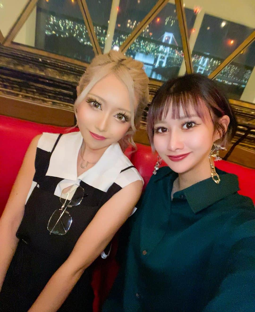 Yukariのインスタグラム：「❤️ ❤️ ❤️ こんばんはどようび🕷️🌉⭐︎ 今日は風強くてだるかった🌪️☁️ 暑いし昼間はお家が1番☝🏽◎ . くったんとお台場で映画でーと🎞️ したときのやつなんだけどフラッと 入ったお店がおしゃんすぎた🤣🫶🏽💕 . お台場ってどこ行っても雰囲気あって すてきだよね😌🥂まじでーとって 感じだし大好きな場所🐶⛱️🌤️ . リトルマーメイドは昔から大好きだから 実写の映画でも感動して泣いてた🥹🧜🏽‍♀️🪸 またなんか映画見たいな〰️¨̮♡ . . #お台場  #お台場グルメ  #お台場デート  #お台場カフェ  #お台場海浜公園  #お台場ランチ  #お台場ディナー  #女子会  #女子会ディナー  #女子会コーデ  #女子会パーティー  #女子会💕  #映画デート  #デートコーデ  #デートスポット  #ぎゃる  #ギャル  #ギャルコーデ  #gal  #gyaru  #odaiba」