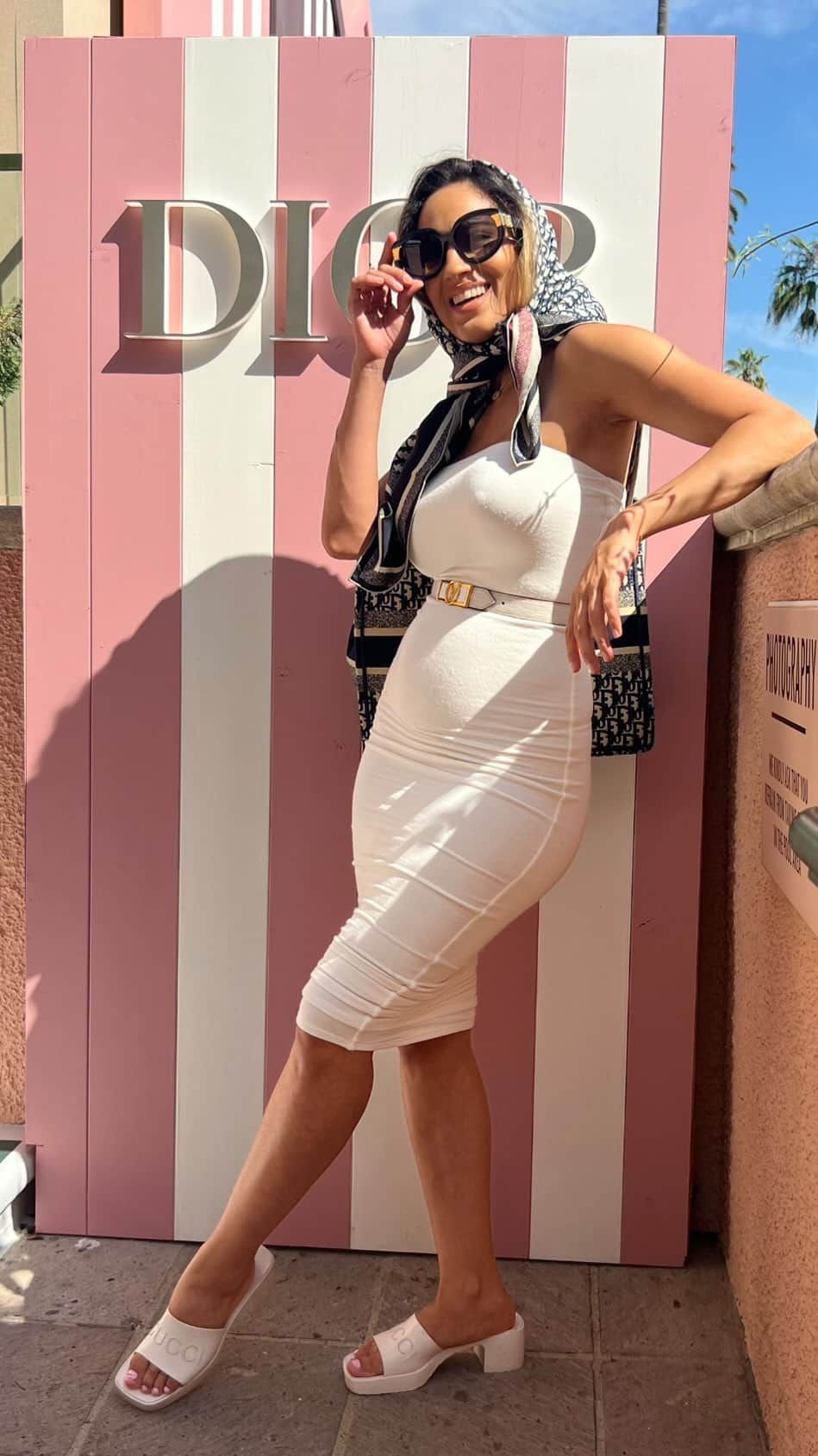 Sarah Mundoのインスタグラム：「Enjoying the #DiorRiviera experience pop up at The Beverly Hills Hotel offering exclusive pink and grey pieces dedicated to the hotels color scape. Love this aesthetic experience.  #beverlyhillshotel #dior23」