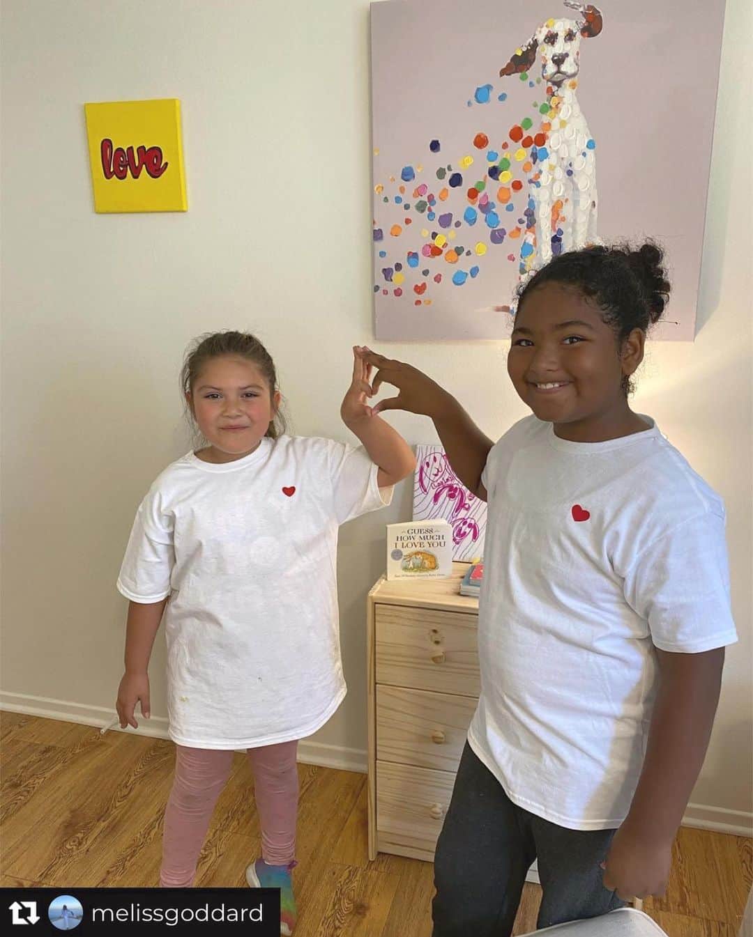 のインスタグラム：「We all need a sense of home - Wanna help create theirs? 😊Repost from my dear friend @melissgoddard • Creating homes for youth exiting foster care. On my birthday we are celebrating the Alumni of @asenseofhomeorg with a summer celebration & providing essential back-to-school supplies. Please donate today & support aged out foster youth ❤️」