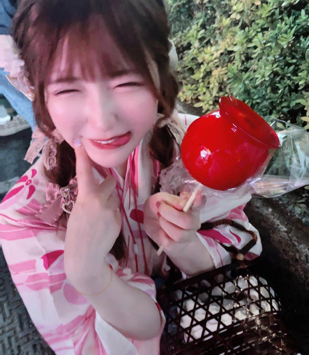 桃姫もえかさんのインスタグラム写真 - (桃姫もえかInstagram)「お願いKissでめをさましてほしいの🍎  #浴衣 #浴衣ヘアアレンジ #浴衣ヘア #浴衣アレンジ  #ヘアアレンジ #浴衣コーデ   #ヘアモデル#ヘアメ  #お祭り   #量産型コーデ #量産型 #量産型女子 #量産型オタク   #地雷系女子  #おしゃれさんと繋がりたい  #アイドル    #アイドル好きと繋がりたい #地下アイドル  #雰囲気すきな人いいね #自発ください #いいね返し #美男美女さんと繋がりたい  #アニメ好きな人と繋がりたい  #自撮り界隈 #kosplay #隠しきれないヲタク #被写体モデル  #likeforlike #instagood  #selfie」8月5日 21時21分 - moeka_141221