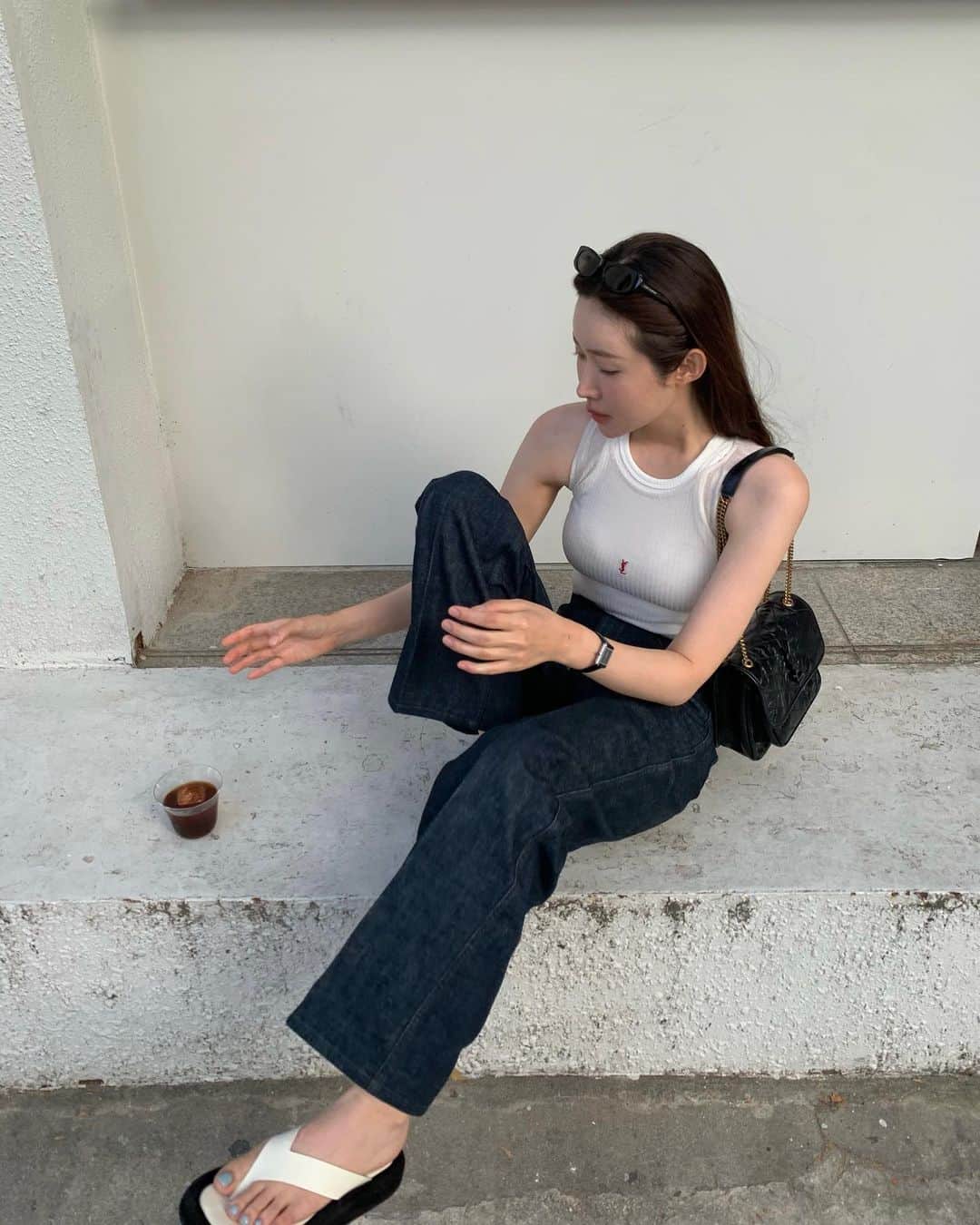 チャ・ジョンウォンさんのインスタグラム写真 - (チャ・ジョンウォンInstagram)「요즘 커피 어디가 맛있어?  더워도 밖에서 먹는 ☕️ 포기몬해..」8月5日 21時21分 - ch_amii