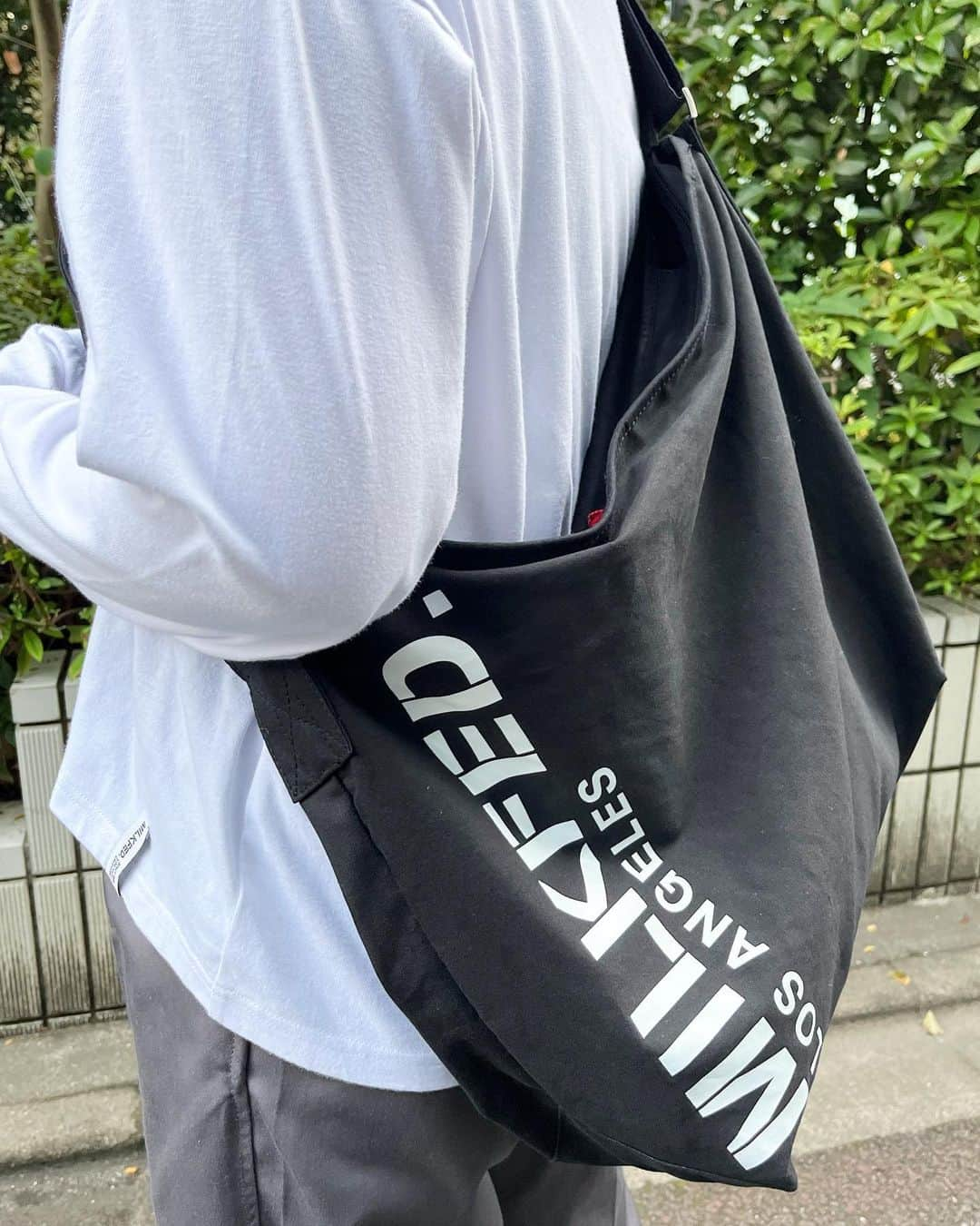 MILKFED.さんのインスタグラム写真 - (MILKFED.Instagram)「【秋新作ショルダーバッグ】 ⁡ ☑︎STENCIL LOGO SHOULDER BAG ¥4,400 カラー:OFFWHITE,BROWN,BLACK ⁡ 8/11(金)発売予定 ⁡ ⁡ ⁡ ⁡ #milkfed #milkfedjp #ミルクフェド #カジュアルコーデ #大人カジュアル #カジュアルコーデ大人可愛い #新作 #秋服コーデ #秋コーデ #秋カラー #秋アイテム #カジュアルガーリー #ガーリーカジュアル #ストリートファッション #メッセンジャーバッグ #メッセンジャーバック #ショルダーバッグ #ショルダーバッグコーデ #ロゴバッグ #ミルクフェドバッグ #大容量バッグ #お出かけバッグ #通学バッグ #通勤バッグ #カジュアルバッグ #シンプルバッグ #おしゃれバッグ #トレンドバッグ #新作バッグ #トレンドバッグ」8月5日 21時26分 - milkfedjp