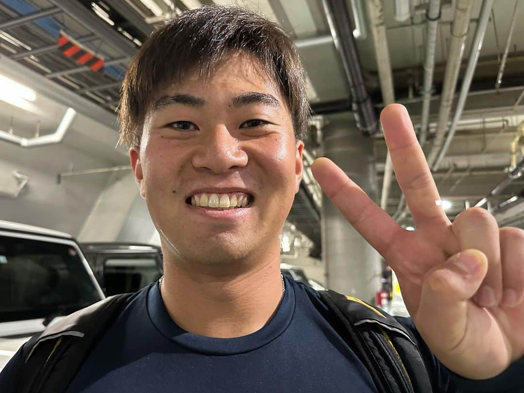 阪神タイガースさんのインスタグラム写真 - (阪神タイガースInstagram)「勝利投手の青柳選手と0点リレーで繋いだ桐敷選手、ケラー選手、岩貞選手！ #青柳晃洋 選手 #4勝目  #桐敷拓馬 選手 #2ホールド  #カイルケラー 選手 #岩貞祐太 選手 #阪神タイガース  #JERAセリーグ #ARE」8月5日 21時27分 - hanshintigers_official