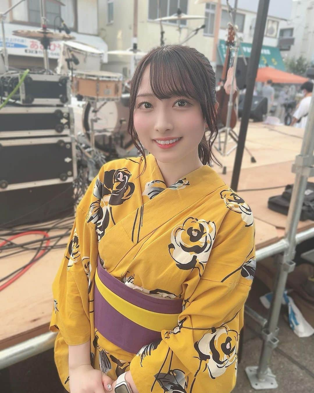 清原梨央さんのインスタグラム写真 - (清原梨央Instagram)「吉田町七夕まつり🎋 幼少期に祖父母たちと行っていた お祭りにてライブさせて頂きました！ 幸せだったなあ☺️  浴衣は小学生の頃から上京するまで、ずっと髪を切ってもらっていたやまもと美容室さんで着付けていただきました🤭 ご縁が沢山あって暖かい気持ちになれた1日だった〜！  暑い中来てくださった皆さん 本当にありがとう😭 ファンの方と吉田町で会えたの 新鮮で嬉しかったよ〜〜！  明日は松山セミファイナル！ サロンキティでお待ちしてますよーー🎸❤️‍🔥  #愛媛 #宇和島 #吉田町 #お祭り #浴衣」8月5日 21時37分 - ___rioky001114