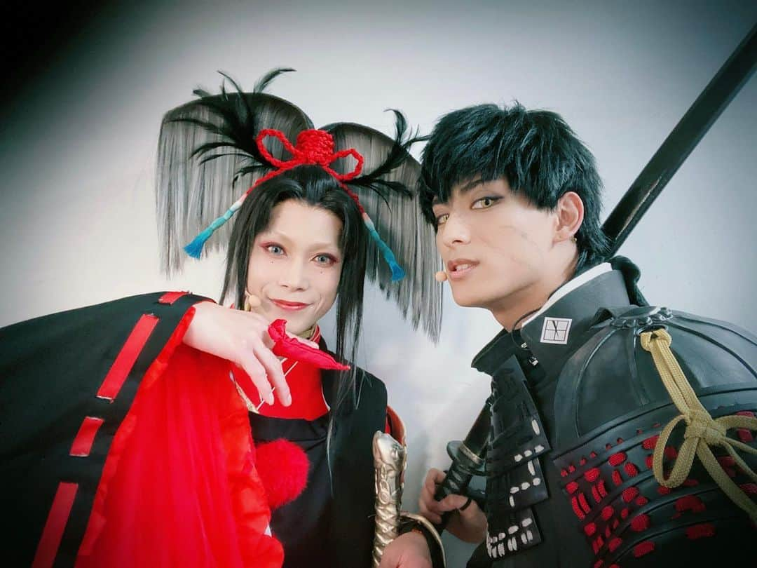 武子直輝さんのインスタグラム写真 - (武子直輝Instagram)「舞台『#刀剣乱舞』七周年感謝祭 -夢語刀宴會- 二日目無事終わりました。 今日も暑い中有難う御座います。 明日で千穐楽。 夢のような時間を明日もいっぱいみんなで盛り上がりましょう。  #刀ステ  #刀剣乱舞  #山姥切国広  #鶴丸国永  #三日月宗近  #小烏丸  #歌仙兼定  #同田貫正国」8月5日 21時48分 - takeshi__naoki