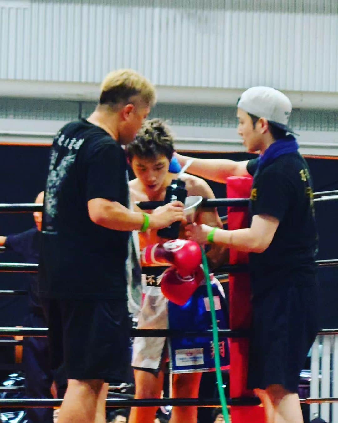 伊勢みずほさんのインスタグラム写真 - (伊勢みずほInstagram)「日本キックボクシング連盟新潟大会🥊 全国のプロ選手が大かまに集結🔥  やっぱりプロの試合は凄まじい😱 熱い闘魂に感動しました。  不死鳥道場の2名の選手もめちゃくちゃかっこよかった！！いつも全力で闘う姿に感極まります。  声援ありの大盛りあがりの会場🔥 もちろんエアコンなしで川風が頼りの大かま🔥色んな意味で熱すぎました！！！  全ての選手の皆さんに敬意と拍手を 👏👏👏👏👏👏👏👏👏👏👏👏  本当に本当にお疲れ様でした🙏🌟  #nkb #日本キックボクシング連盟 #新潟大会 #🥊 #キックボクシング #格闘技　#不死鳥道場 #大かま　#新潟　#新潟市 #ありがとうございました🎆」8月5日 21時41分 - isemizuhoo