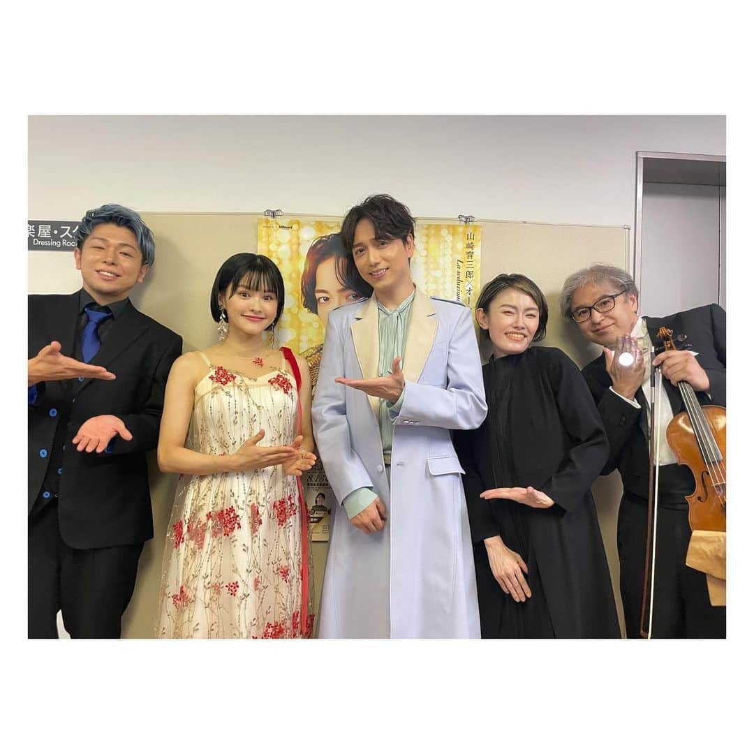 昆夏美のインスタグラム：「. #山崎育三郎 さんのコンサートに ゲスト出演させていただきました🧚‍♀️ いっくん、オーケストラの皆様、 岡山の皆さんー！ 温かく迎え入れて下さり ありがとうございました✨ とても幸せでした♡ . そしてフルオケでのデュエット、 至福の時間で痺れました…！！ . . . Tootsieでも岡山にお邪魔します♡」