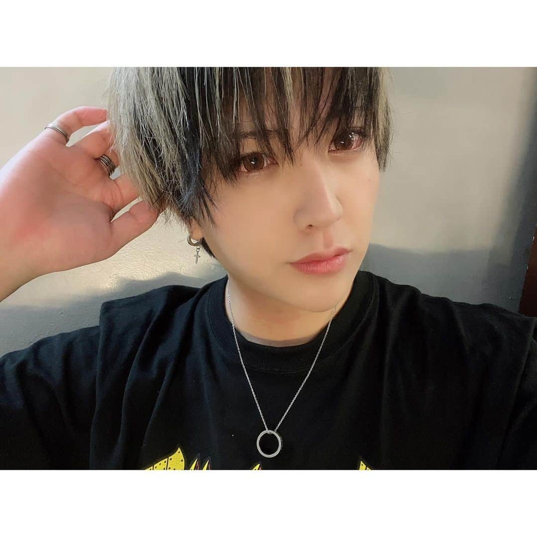 HIROTOのインスタグラム：「#ivvy #hiroto #today #live #selca #photo #jpn #artist #me #l4l #팔로우 #셀카 #instagram #instagood #instasize」