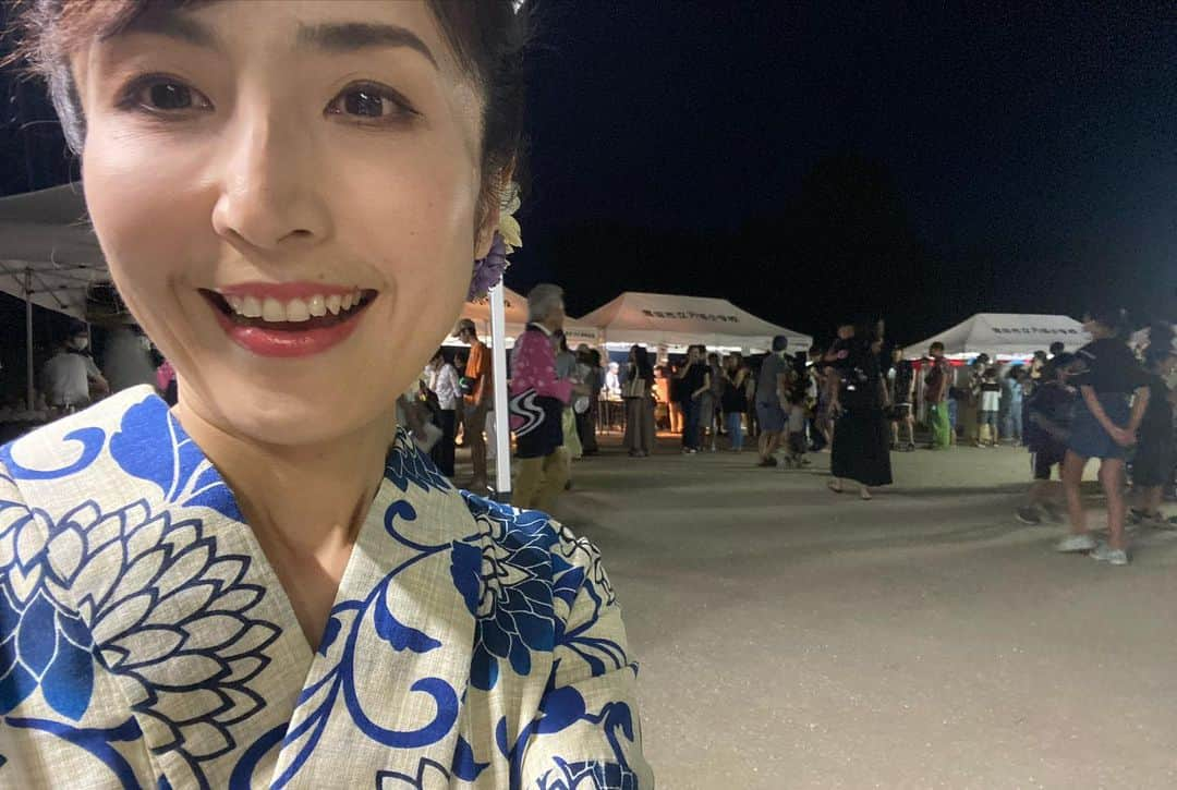 丹野みどりさんのインスタグラム写真 - (丹野みどりInstagram)「豊田地元の夏まつり 閉会式の前に区長の計らいでご挨拶させて頂けました。  夏まつりはコロナ以来3年ぶり。  そして8月は  平和やご先祖さまに 思いを馳せる月ですね  こうして夏まつりに みなさんとご一緒できるというのは、幸せなことですね。  #国民民主党 #衆議院選挙 #愛知県 #豊田市 #みよし市 #夏まつり」8月5日 21時50分 - midorimarron