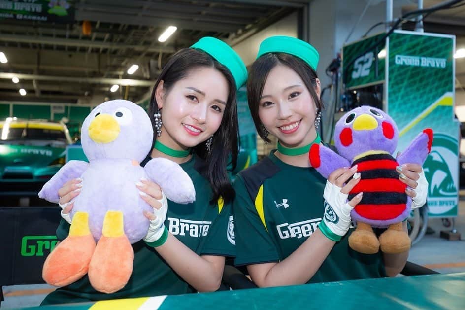 五十嵐みさのインスタグラム：「. 予選お疲れ様でした🟢 明日52号車は21番手からのスタートとなります！ . 厳しいレースが予想されますが、シリーズチャンピオンに近づくために🙏 応援よろしくお願いします✨ . #SUPERGT#スーパーgt#埼玉トヨペット#greenbrave#レースクイーン#racequeen#コスチューム#レースクイーン大賞#一眼レフ#サーキット#grsupra#モータースポーツ#レース#富士スピードウェイ」