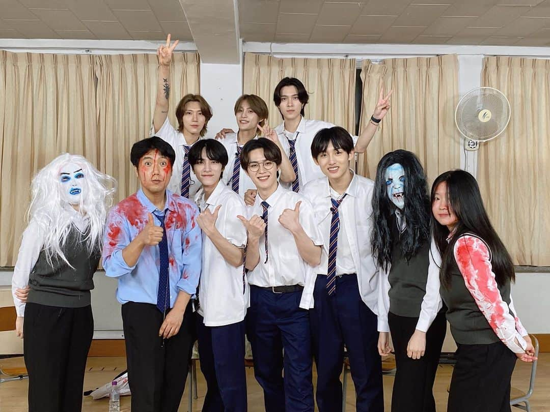 Way Vさんのインスタグラム写真 - (Way VInstagram)「Photos of the faculty and students of the abandoned school 👨‍🏫🧑‍🎓👻  #TheAbandonedSchool #废校惊魂 #WayV #WeiShenV #威神V」8月5日 22時05分 - wayvofficial