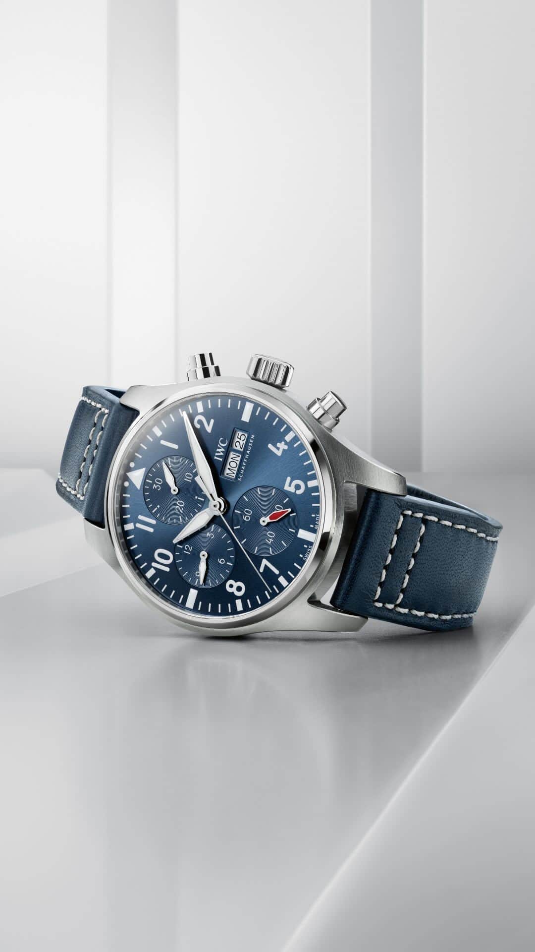 IWCのインスタグラム：「The Pilot’s Watch Chronograph 41 (Ref. IW388101) features the calibre 69, engineered with an uncompromising focus on robustness, reliability and longevity. The column-wheel control of the chronograph ensures that individual phases in the switching sequence are clearly defined.  #IWCpilot | #TheReference  🔗Link in Bio  ℹ Blue Dial Stainless steel case 41mm IWC-manufactured 69385 Calibre」
