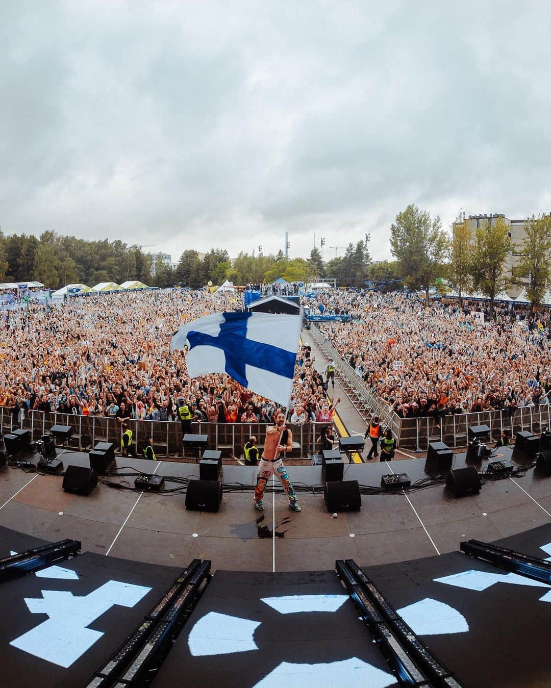 スティーヴ・アオキさんのインスタグラム写真 - (スティーヴ・アオキInstagram)「🇫🇮 Finland I love you ❤️」8月5日 22時08分 - steveaoki
