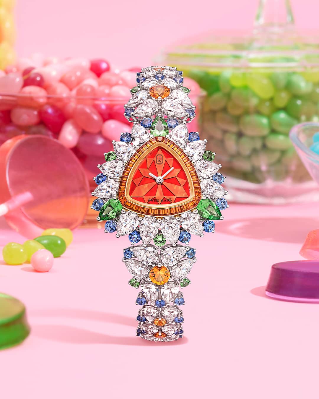 ハリー・ウィンストンのインスタグラム：「It’s time to satisfy your sweet tooth—this decadent high jewelry watch offers a sweet way to savor time. Tap the link in bio to enjoy this incredible treat. #HarryWinston #WinstonCandy」