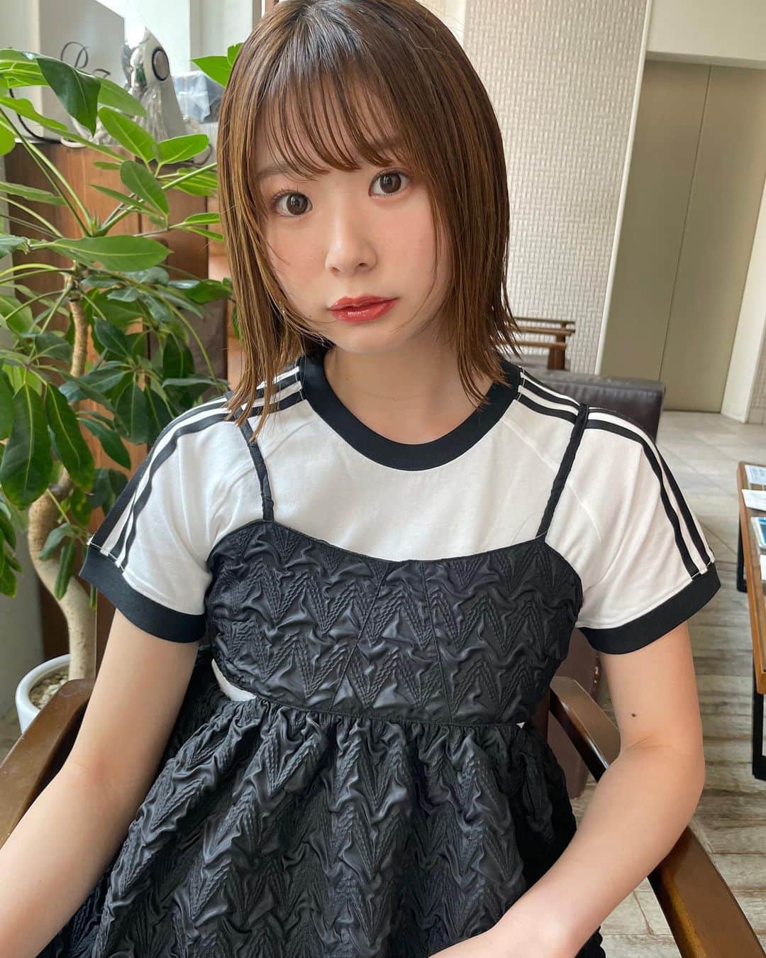 よしかわはるなのインスタグラム：「. . お仕事前にサロモ〜🌱 . “ ロブ ”っていう言葉を習得した日👶🏻 . . #サロンモデル #サロモ #表参道美容室 #渋谷美容室 #銀座美容室 #ボブ #ロブ #ボブアレンジ #透明感カラー #レイヤーカット」