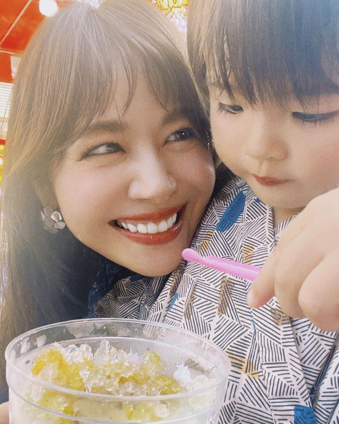 日下部ゆいこのインスタグラム：「. . 夏祭り、大満喫。 月島の住吉神社例祭。 . @arikitchen_tokyo  @aikan._.do_it  . これでもかと 夏をぎゅっと凝縮した1日。 . . #お祭り#住吉神社例大祭#祭り#夏祭り#男の子#男の子ママ#男の子兄弟#5歳#2歳」